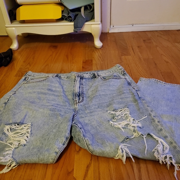 American Eagle Jeans - Picture 2 of 12